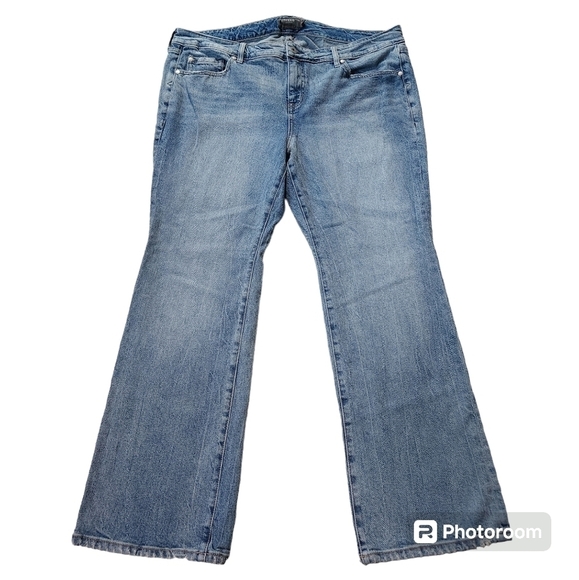 Torrid Women's Bootcut Jeans 20R Mid Rise Slim Boot Cut - Picture 3 of 10